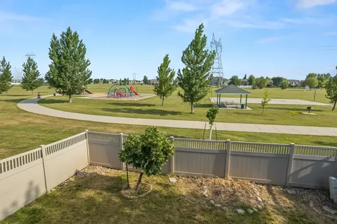 4841 50th Avenue S Fargo ND 58104