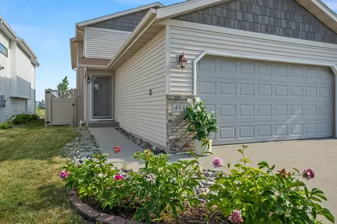 4841 50th Avenue S Fargo ND 58104
