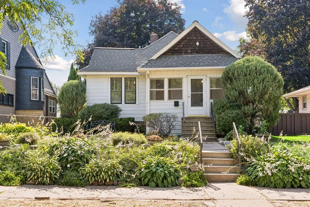 931 Ottawa Avenue West Saint Paul MN 55118