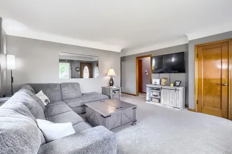 824 6th Avenue S South Saint Paul MN 55075