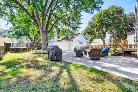 824 6th Avenue S South Saint Paul MN 55075