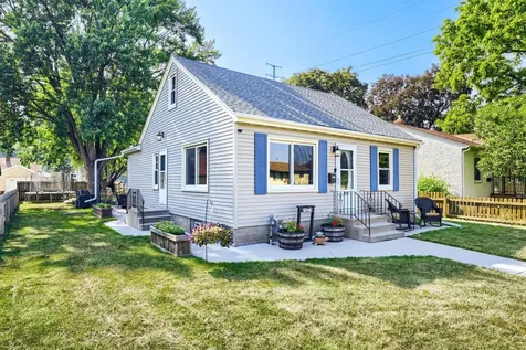 824 6th Avenue S South Saint Paul MN 55075