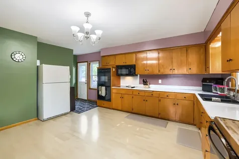 824 6th Avenue S South Saint Paul MN 55075