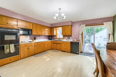 824 6th Avenue S South Saint Paul MN 55075