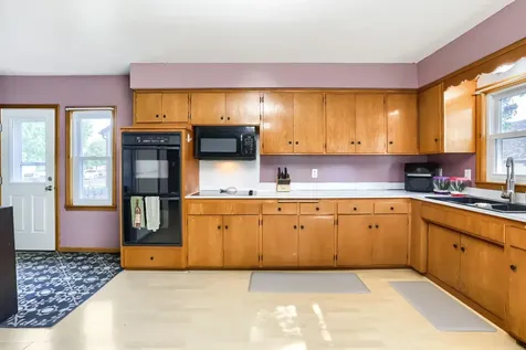 824 6th Avenue S South Saint Paul MN 55075