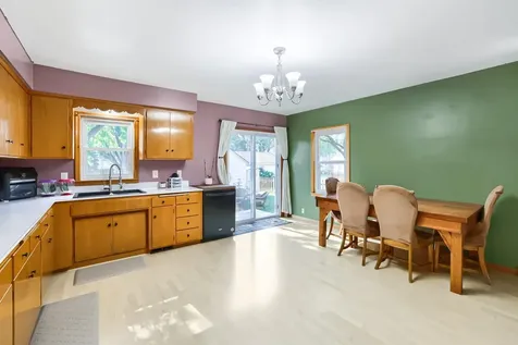 824 6th Avenue S South Saint Paul MN 55075