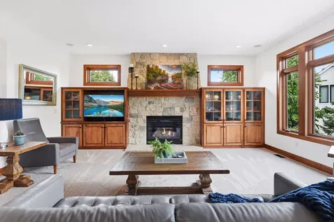 10053 Trails End Road Chanhassen MN 55317