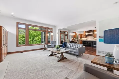 10053 Trails End Road Chanhassen MN 55317