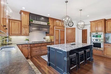 10053 Trails End Road Chanhassen MN 55317