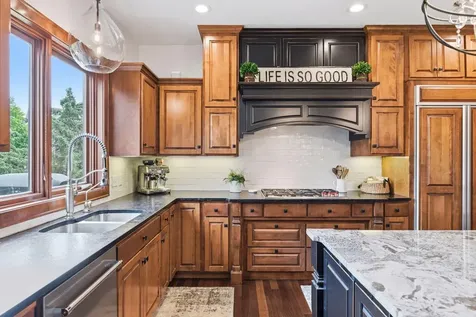 10053 Trails End Road Chanhassen MN 55317