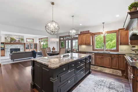 10053 Trails End Road Chanhassen MN 55317