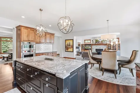 10053 Trails End Road Chanhassen MN 55317