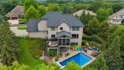 10053 Trails End Road Chanhassen MN 55317