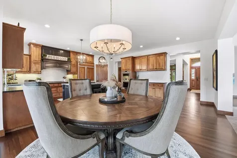 10053 Trails End Road Chanhassen MN 55317