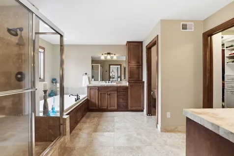 10053 Trails End Road Chanhassen MN 55317