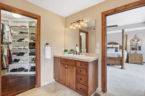 10053 Trails End Road Chanhassen MN 55317