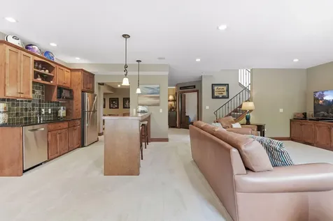 10053 Trails End Road Chanhassen MN 55317