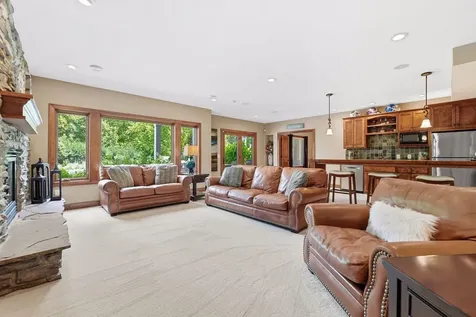 10053 Trails End Road Chanhassen MN 55317