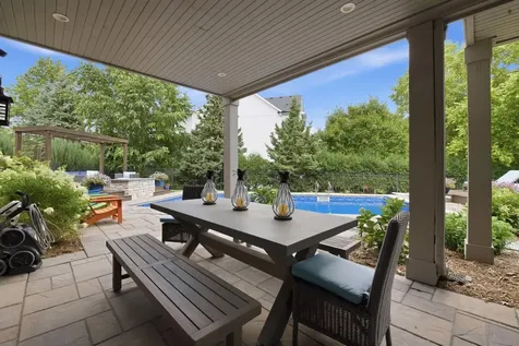 10053 Trails End Road Chanhassen MN 55317