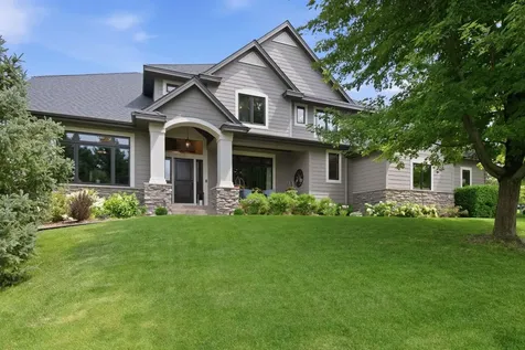 10053 Trails End Road Chanhassen MN 55317