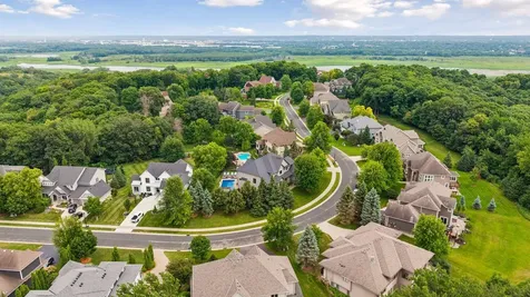 10053 Trails End Road Chanhassen MN 55317