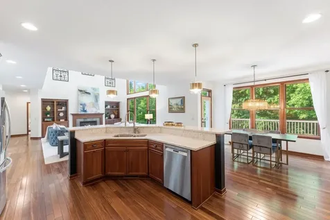 9160 Gateway Lane Eden Prairie MN 55347