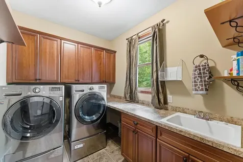 9160 Gateway Lane Eden Prairie MN 55347