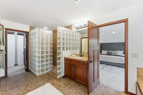 9160 Gateway Lane Eden Prairie MN 55347
