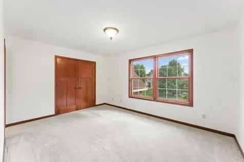 9160 Gateway Lane Eden Prairie MN 55347