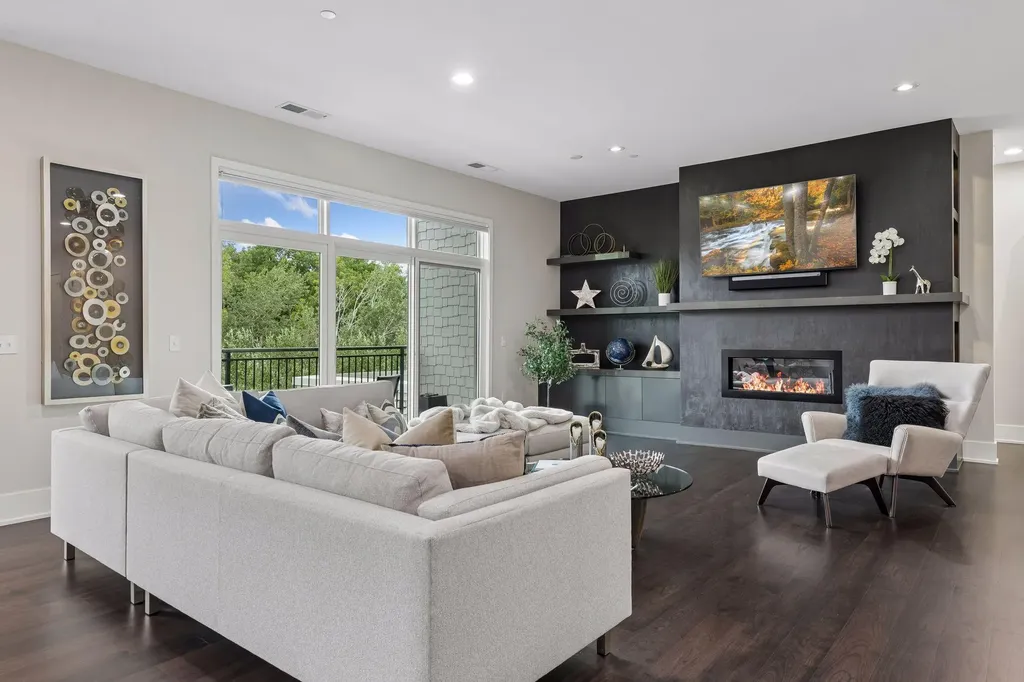 935 Lake Street E Wayzata MN 55391