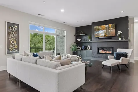 935 Lake Street E Wayzata MN 55391