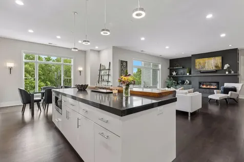 935 Lake Street E Wayzata MN 55391