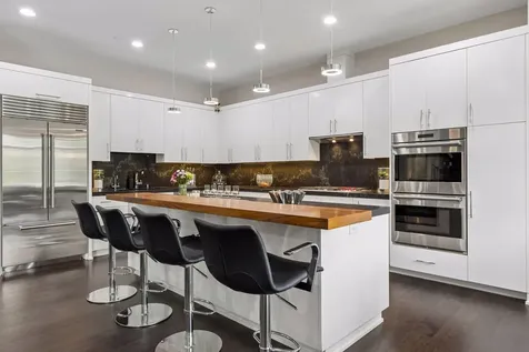 935 Lake Street E Wayzata MN 55391
