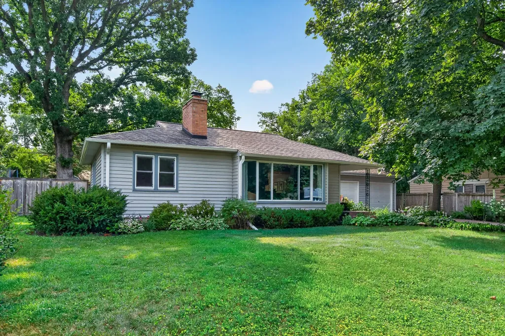 3340 Noble Avenue N Golden Valley MN 55422