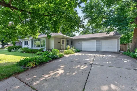 3340 Noble Avenue N Golden Valley MN 55422