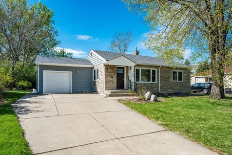 1756 Saunders Avenue Saint Paul MN 55116