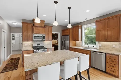 1268 Lincolntown Avenue Mahtomedi MN 55115