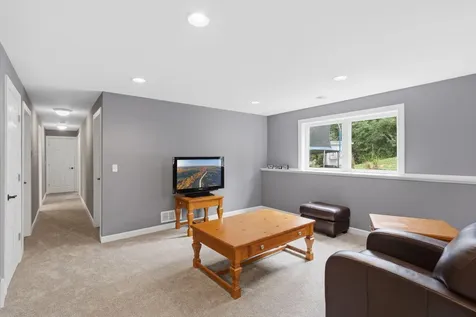 1268 Lincolntown Avenue Mahtomedi MN 55115