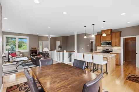 1268 Lincolntown Avenue Mahtomedi MN 55115