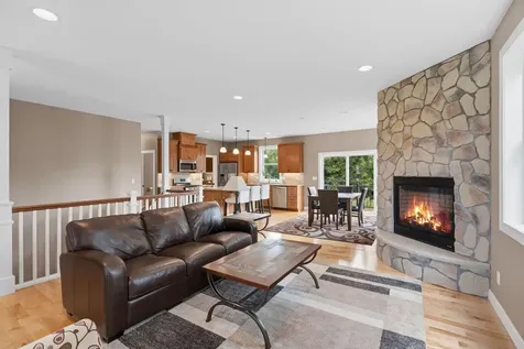 1268 Lincolntown Avenue Mahtomedi MN 55115