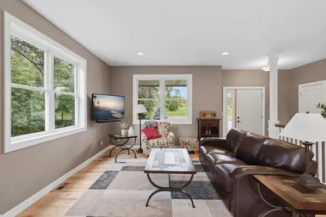 1268 Lincolntown Avenue Mahtomedi MN 55115