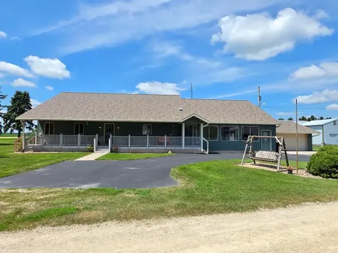 5831 51st Street NE Rochester MN 55906