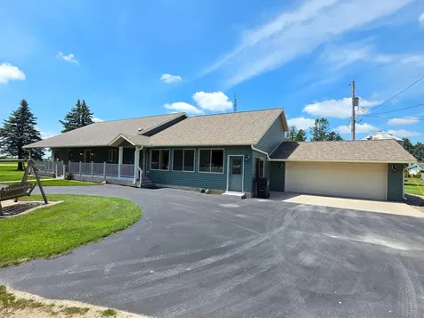 5831 51st Street NE Rochester MN 55906