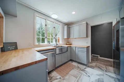 7800 Pearson Way NE Minneapolis MN 55432
