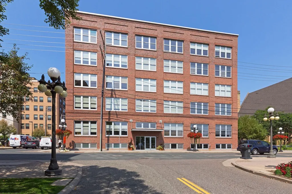 225 9th Street E Saint Paul MN 55101
