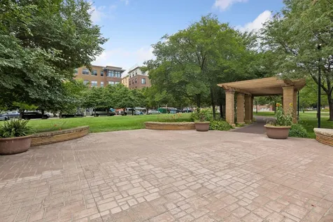 225 9th Street E Saint Paul MN 55101