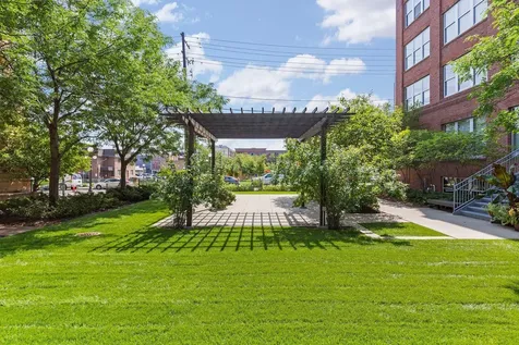 225 9th Street E Saint Paul MN 55101