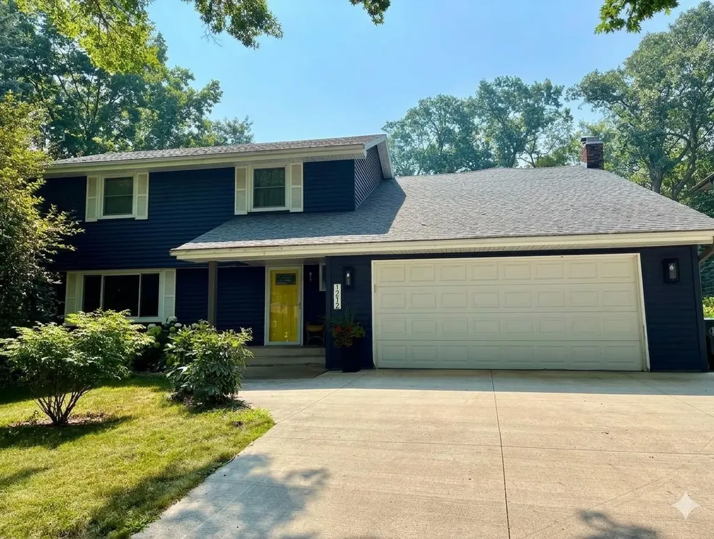 1212 Balsam Trail E Eagan MN 55123