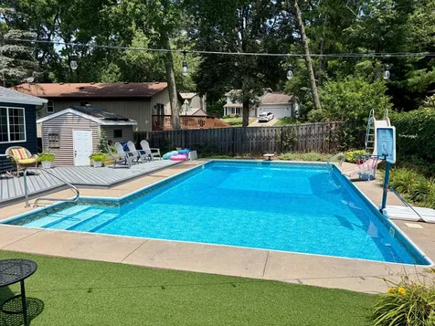 1212 Balsam Trail E Eagan MN 55123