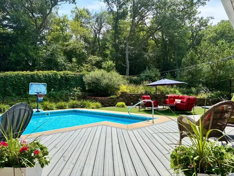 1212 Balsam Trail E Eagan MN 55123